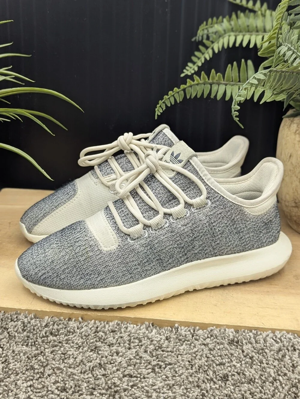 Adidas Tubular Shadow Women's Size 7 Running Walking Gym Shoes Casual Comfort